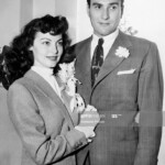 UNITED STATES - OCTOBER 18: Ava Gardner And Artie Shaw After Their Wedding In The United States, 1945 (Photo by Keystone-France/Gamma-Keystone via Getty Images)