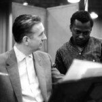 Miles Davis et Gil Evans pendant l'une des séance d'enregistrement de l'album "Miles Ahead" dans les studios Columbia en 1957